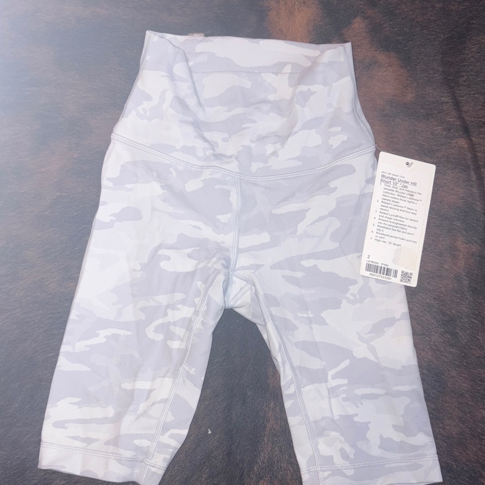 Lululemon bike shorts